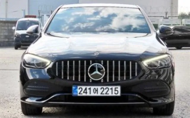 수원중고매매사이트 C클래스 W206 C200 매물 사진 17 - 2022/12 45,246km